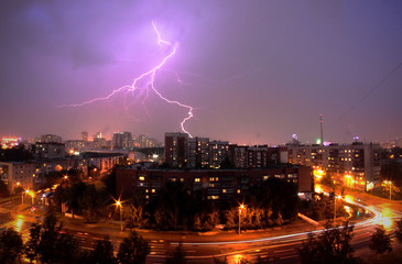Sky, thunder and thunderbolt under the city