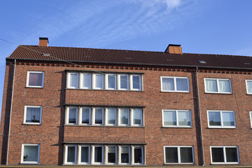 Fassade eines Altbaugebäudes in Kiel, Deutschland