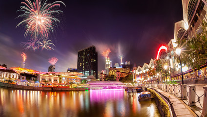 Naklejka premium Fireworks Over Singapore River