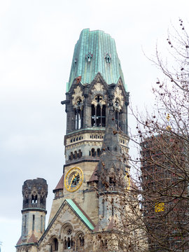 Ruine der Kaiser-Wilhelm-Ged&auml;chtniskirche in Berlin Charlottenburg