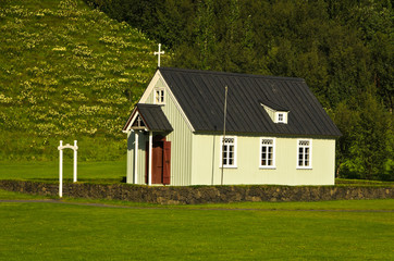 Fototapeta na wymiar Traditional Icelandic wooden church at Skogar, Iceland