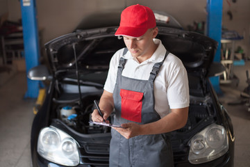 Car mechanic