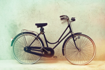 Fototapeta na wymiar beautiful Old rusty bicycle retro with awesome effect colors on