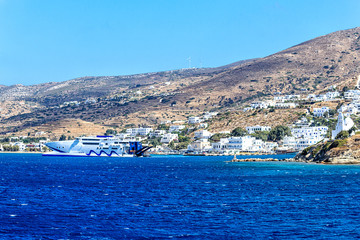 Ferry-Port der griechischen Insel Ios, Kykladen