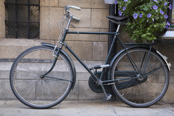 Fototapeta na wymiar Black Bike in Cambridge