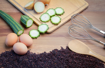prepare food with gourd egg and rice berry