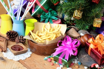 Gift boxes and french fries to celebrate Christmas.
