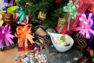 Gift boxes and ice cream  to celebrate Christmas.