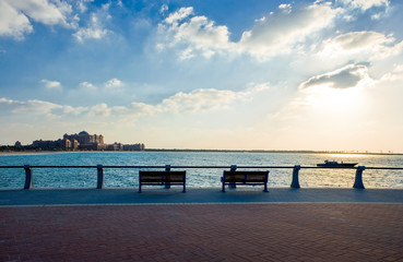 Obraz premium Abu Dhabi., the Emirate Palace seen from the Breackwater area
