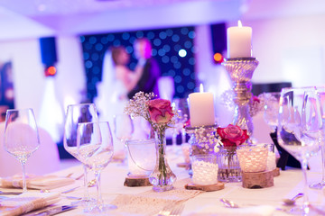 Hochzeitspaar im Festsaal