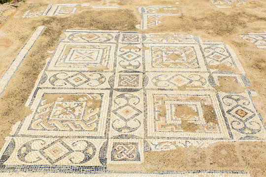 Archeologische opgraving van de Fenicische nederzetting Nora op Sardini&euml;
