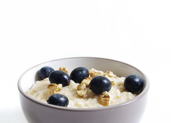 oats with nuts and grapes