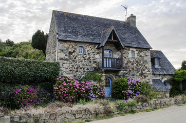 Fototapeta na wymiar Typisch bretonisches Haus, Kernelehen, Bretagne, Frankreich