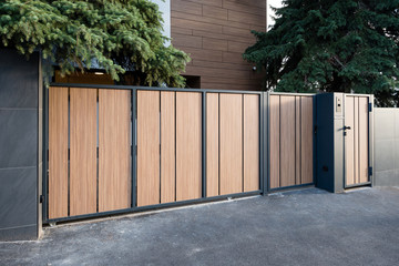 Obraz premium Gate of the modern house