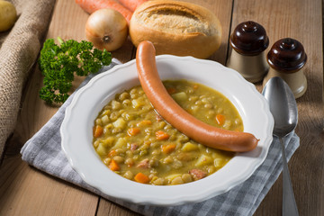 Erbseneintopf mit Wiener