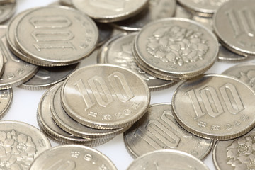 日本のお金　百円コイン