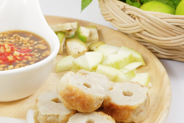Vietnamese meatball wraps with vegetables (Nam-Neaung)