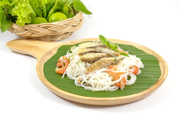 Rice Vermicelli Spicy Salad with Thai Mackerel Fish