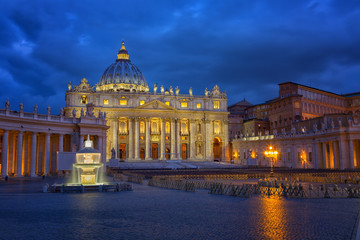 Obraz premium St. Peter's Cathedral and the fountain on the square early in the morning, Vatican