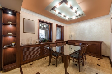 Classic styled dinning room interior