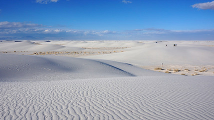 Fototapeta na wymiar White Sand Dunes on Sunny Day