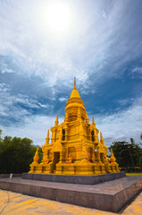 Fototapeta premium Laem Sor Pagoda (golden pagoda) at Koh Samui island, Thailand