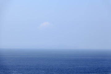 Obraz premium Blue sky and sea horizon background