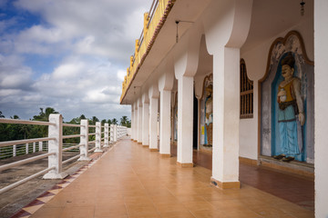 Храм Канди-Вихара.