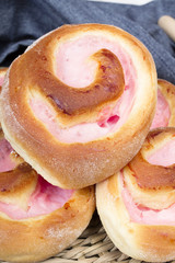 Obraz premium Homemade cream buns with chocolate