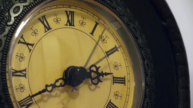 time setting adjust/ Autumn Time Change fall.. faster