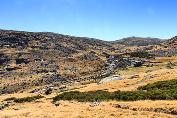 Paisaje de otoño en la montaña de Gredos en Madrid