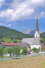 Fototapeta na wymiar der beliebte Urlaubsort Sankt Martin am Tennengebirge im Salzburger Land,Österreich