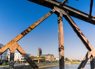 Fototapeta premium Dom zu Magdeburg und Hubbrücke