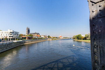 Obraz premium Dom zu Magdeburg und Hubbrücke