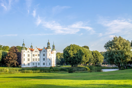 Schloss Ahrensburg in Ahrensburg bei Hamburg 