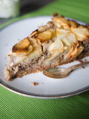 Köstliches Stück Apfel-Walnußkuchen