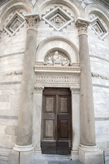Fototapeta na wymiar Entrance to the Leaning Tower of Pisa