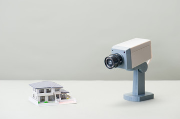 防犯カメラと家
