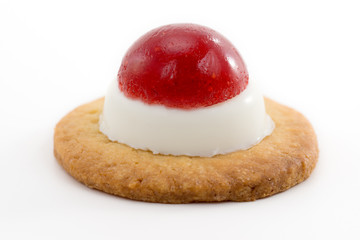 mignon con panna cotta e gelatina di fragole