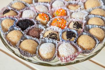 Small Cocktail Cakes