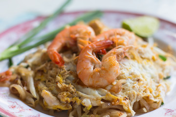 Thai Fried Noodles With Prawn ,(Pad Thai Gung Sod)