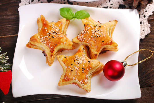 Star Shaped Puff Pastries With Mushroom Fiiling For Christmas