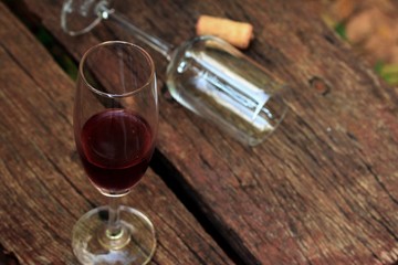 red wine glass