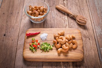 Salad with cashew nuts