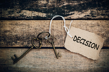 The concept of 'decision' is translated by key and silver key ch