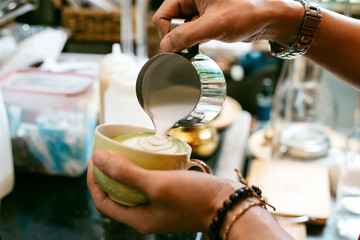 Coffee series : Making coffee art