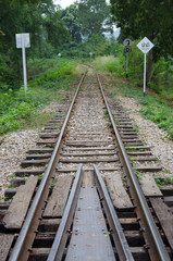 Fototapeta premium KANCHANABURI, THAILAND - January 11, 2015: Bridge on the River K