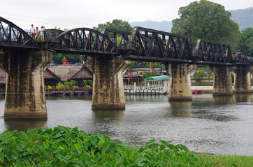 Fototapeta premium KANCHANABURI, THAILAND - January 11, 2015: Bridge on the River K