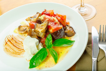 Salad of grilled eggplants and tomatoes