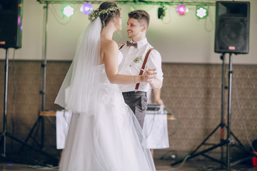Naklejka premium wedding first dance